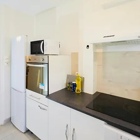 Ferienhaus Mona Lisa : Superbe Loft Centre - Parking Gratuit - Wifi Ultra Rapide-appareil Massage-netflix-jeu Societe Troyes