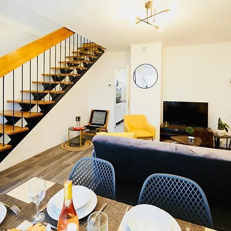 Ferienhaus Mona Lisa : Superbe Loft Centre - Parking Gratuit - Wifi Ultra Rapide-appareil Massage-netflix-jeu Societe Troyes