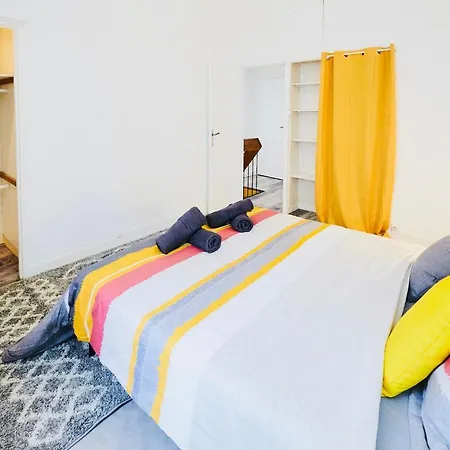 Mona Lisa : Superbe Loft Centre - Parking Gratuit - Wifi Ultra Rapide-appareil Massage-netflix-jeu Societe Ferienhaus